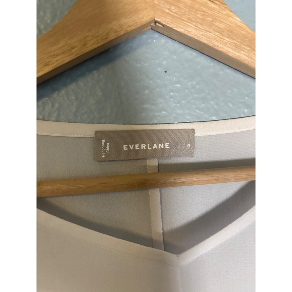 Everlane 100% Silk V-Neck Boxy Blouse Off White Size 0 Kimono Sleeve - Picture 3 of 7
